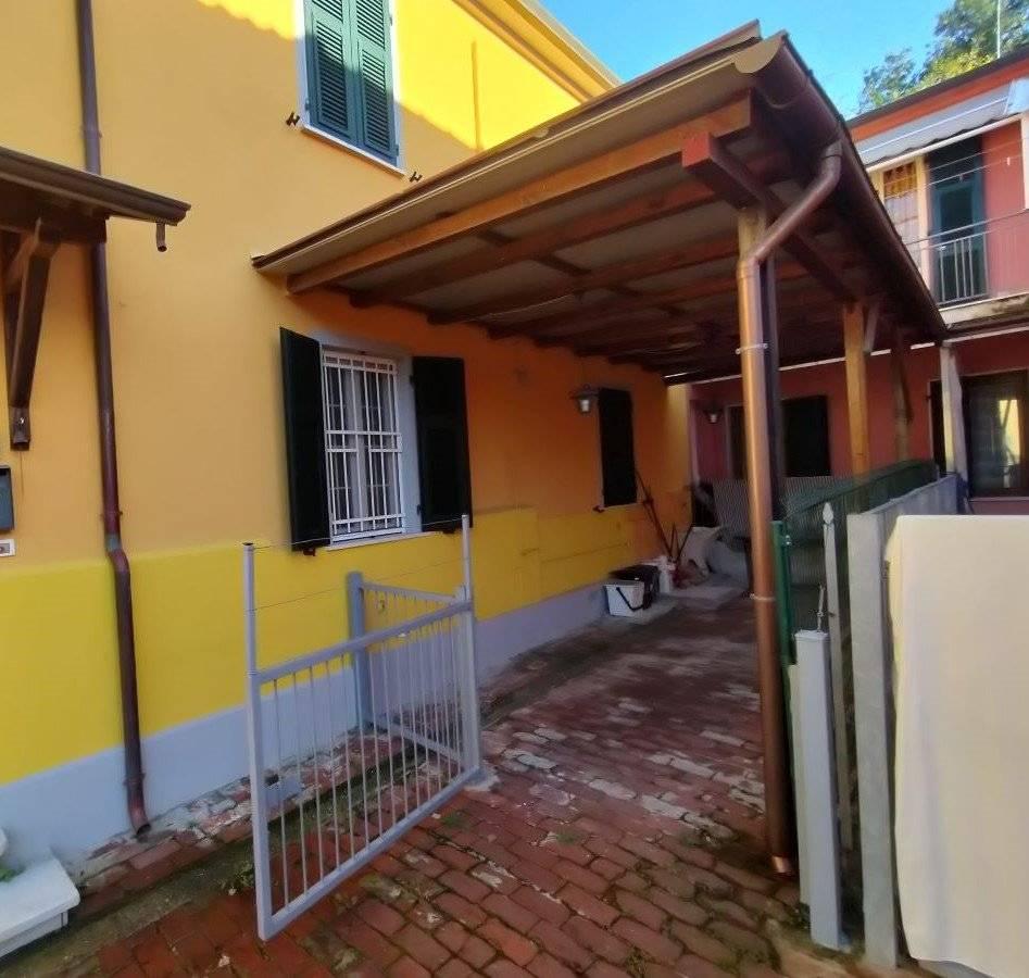 casa indipendente in vendita a Castelnuovo Magra in zona Molicciara