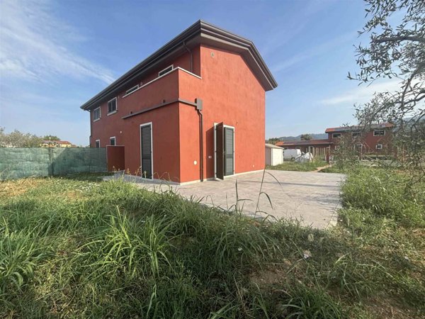 casa indipendente in vendita a Castelnuovo Magra in zona Colombiera