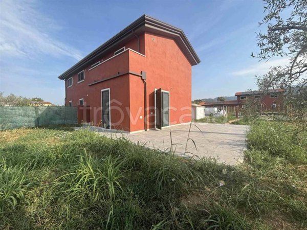 casa indipendente in vendita a Castelnuovo Magra in zona Colombiera