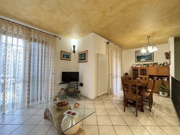 casa indipendente in vendita a Castelnuovo Magra in zona Palvotrisia
