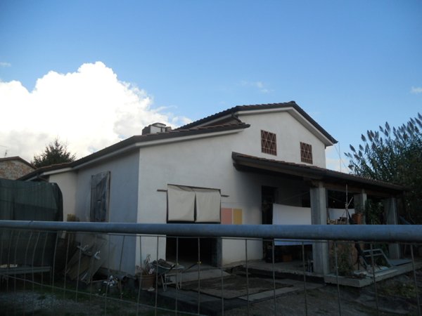 casa indipendente in vendita a Castelnuovo Magra in zona Colombiera