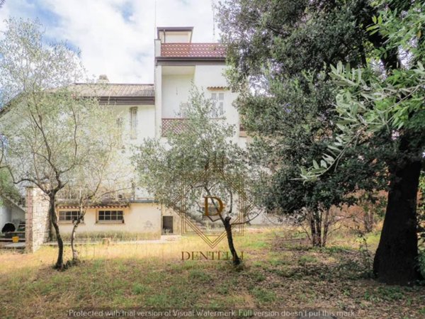 casa indipendente in vendita a Castelnuovo Magra in zona Colombiera