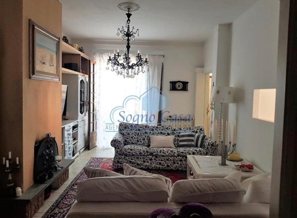 casa indipendente in vendita a Castelnuovo Magra
