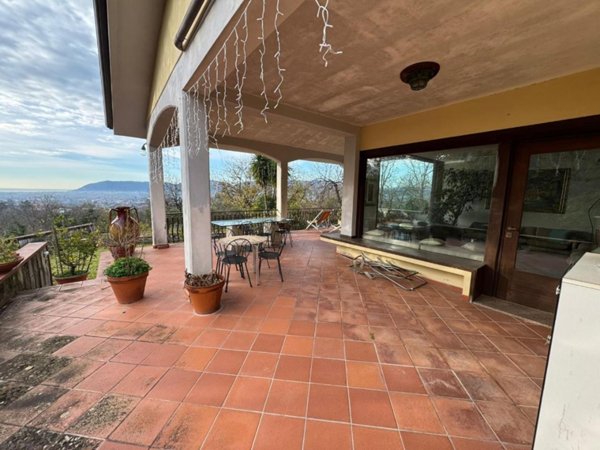 casa indipendente in vendita a Castelnuovo Magra in zona Palvotrisia