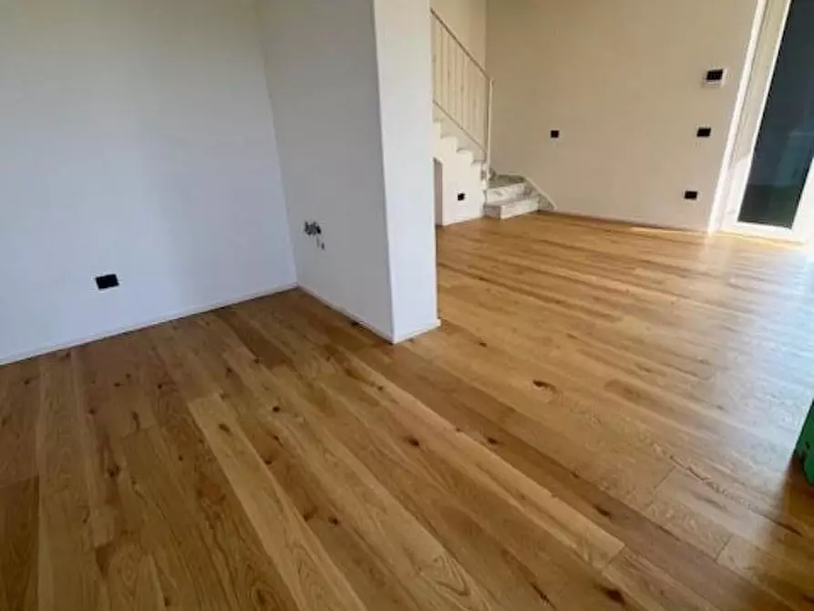 casa indipendente in vendita a Castelnuovo Magra