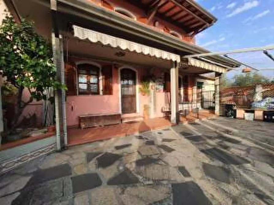 casa indipendente in vendita a Castelnuovo Magra in zona Colombiera