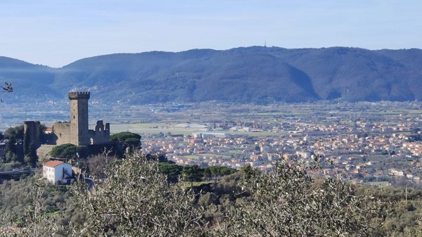 casa indipendente in vendita a Castelnuovo Magra