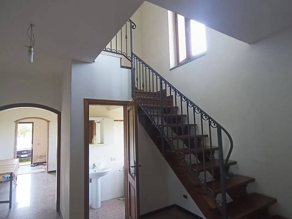 casa indipendente in vendita a Castelnuovo Magra in zona Colombiera