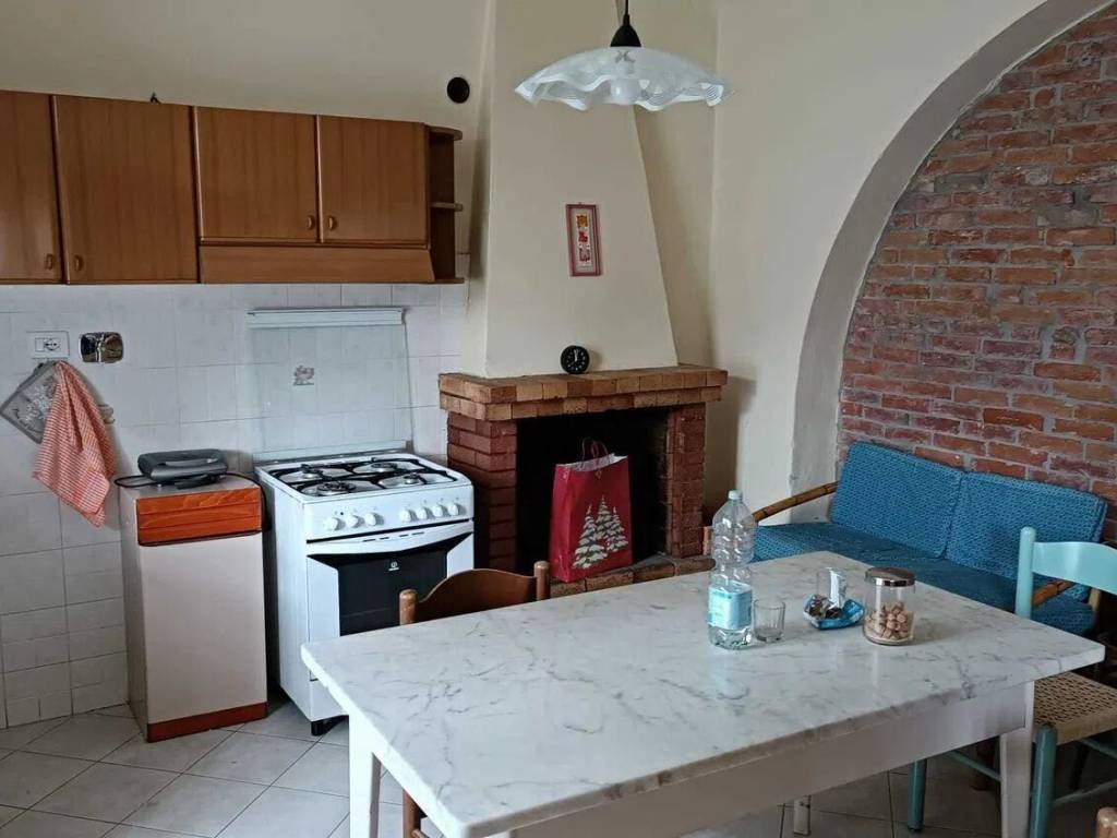 casa semindipendente in vendita a Castelnuovo Magra in zona Molicciara