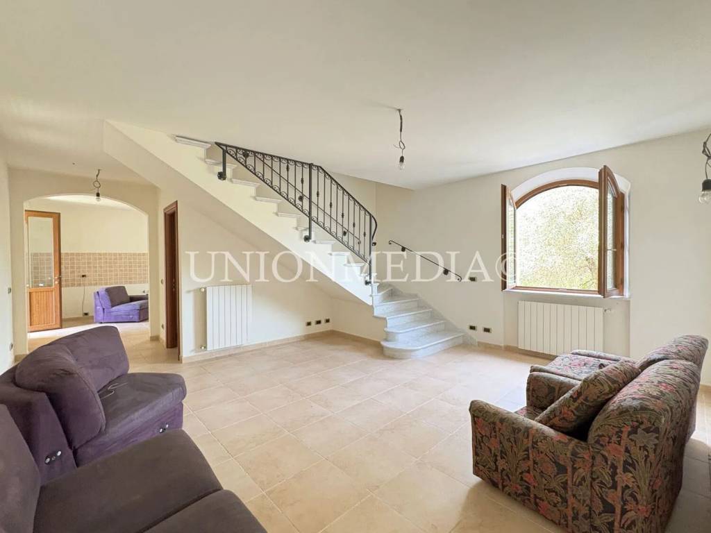 casa indipendente in vendita a Castelnuovo Magra in zona Molicciara