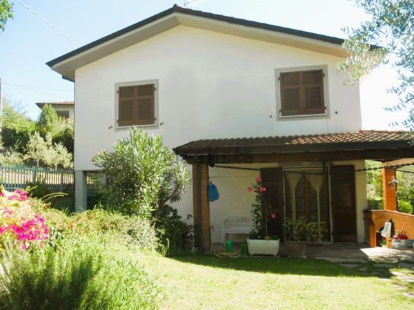 casa indipendente in vendita a Castelnuovo Magra in zona Molicciara