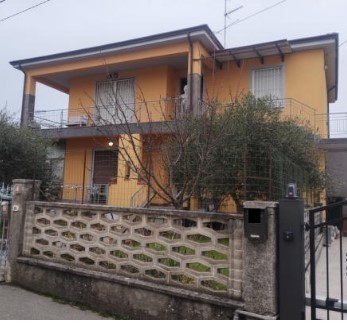 appartamento in vendita a Castelnuovo Magra in zona Molicciara