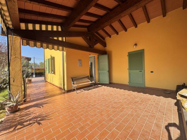 casa indipendente in vendita a Castelnuovo Magra in zona Molicciara
