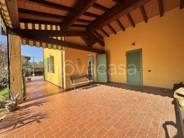 casa indipendente in vendita a Castelnuovo Magra in zona Palvotrisia