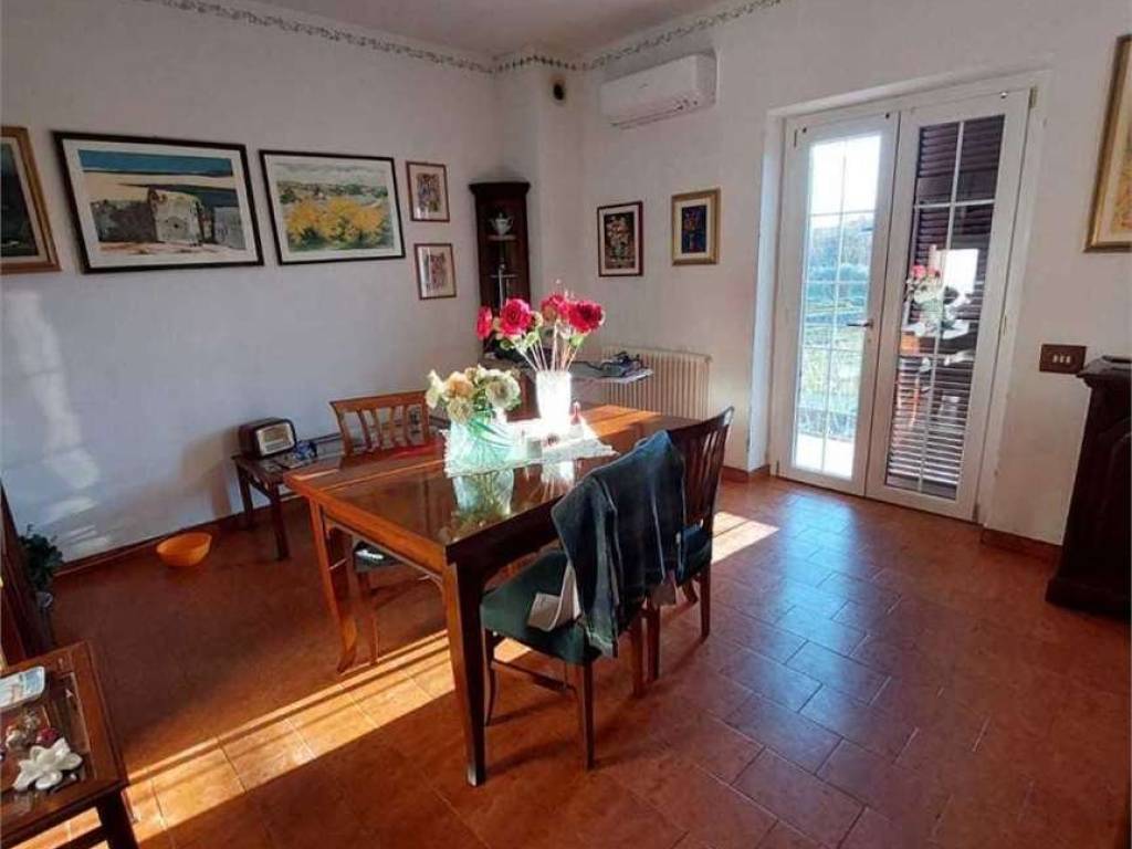 casa semindipendente in vendita a Castelnuovo Magra in zona Colombiera