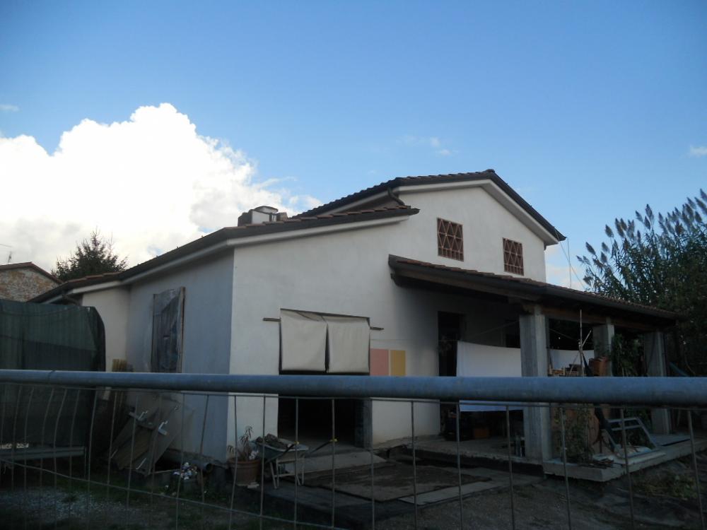 casa indipendente in vendita a Castelnuovo Magra in zona Vallecchia