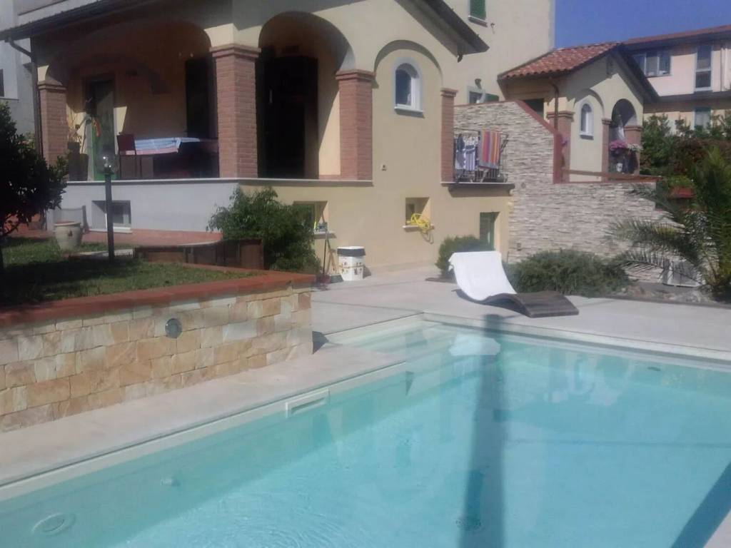 casa semindipendente in vendita a Castelnuovo Magra in zona Molicciara