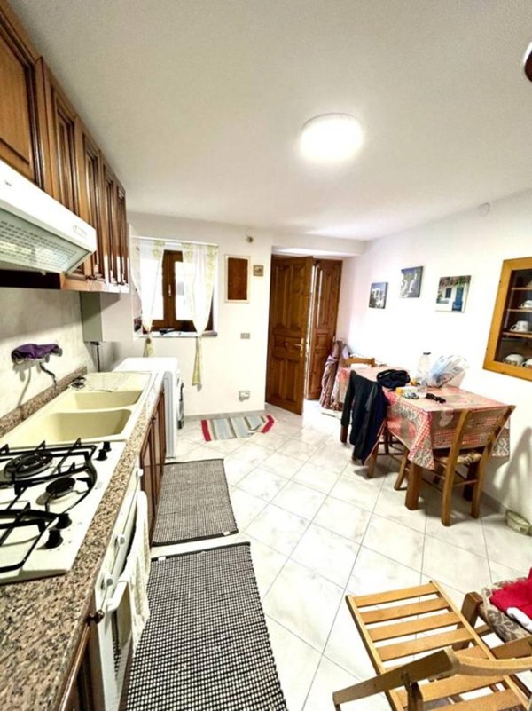casa indipendente in vendita a Castelnuovo Magra