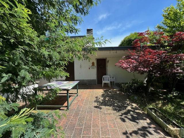 casa indipendente in vendita a Castelnuovo Magra