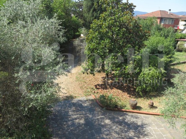 casa indipendente in vendita a Castelnuovo Magra