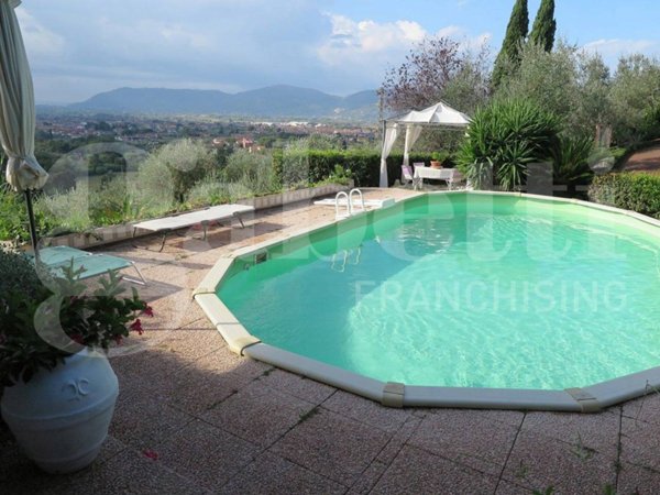 casa indipendente in vendita a Castelnuovo Magra in zona Colombiera