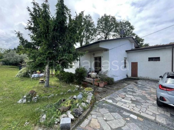 casa indipendente in vendita a Castelnuovo Magra