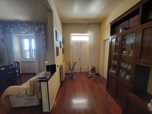 casa indipendente in vendita a Castelnuovo Magra