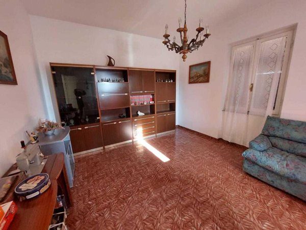 casa indipendente in vendita a Castelnuovo Magra