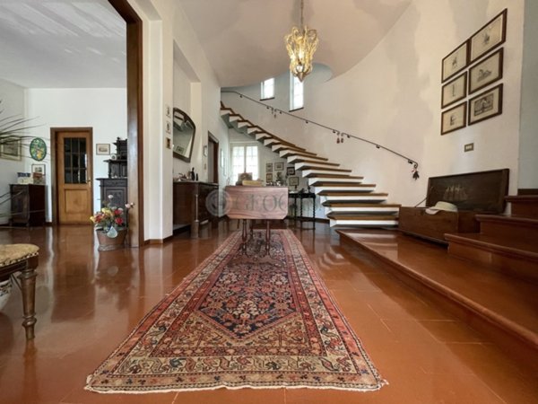 casa indipendente in vendita a Castelnuovo Magra in zona Colombiera