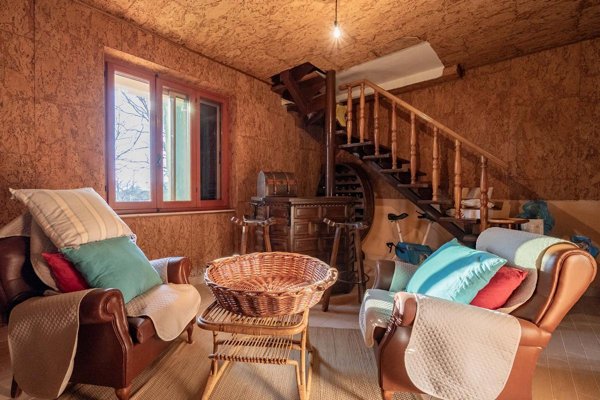 casa indipendente in vendita a Castelnuovo Magra