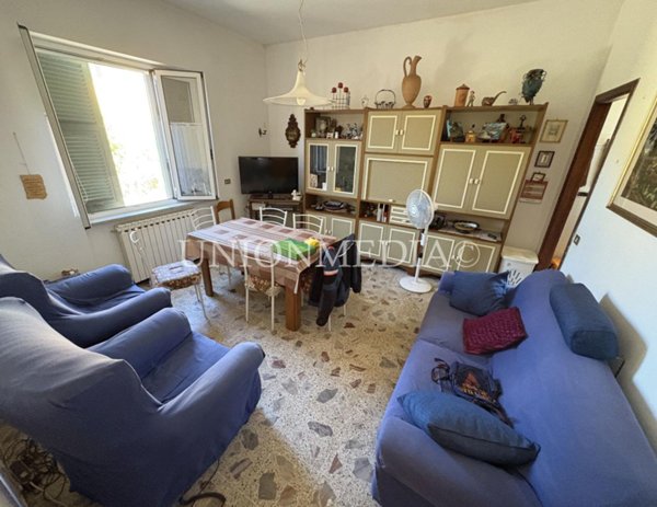 casa indipendente in vendita a Castelnuovo Magra