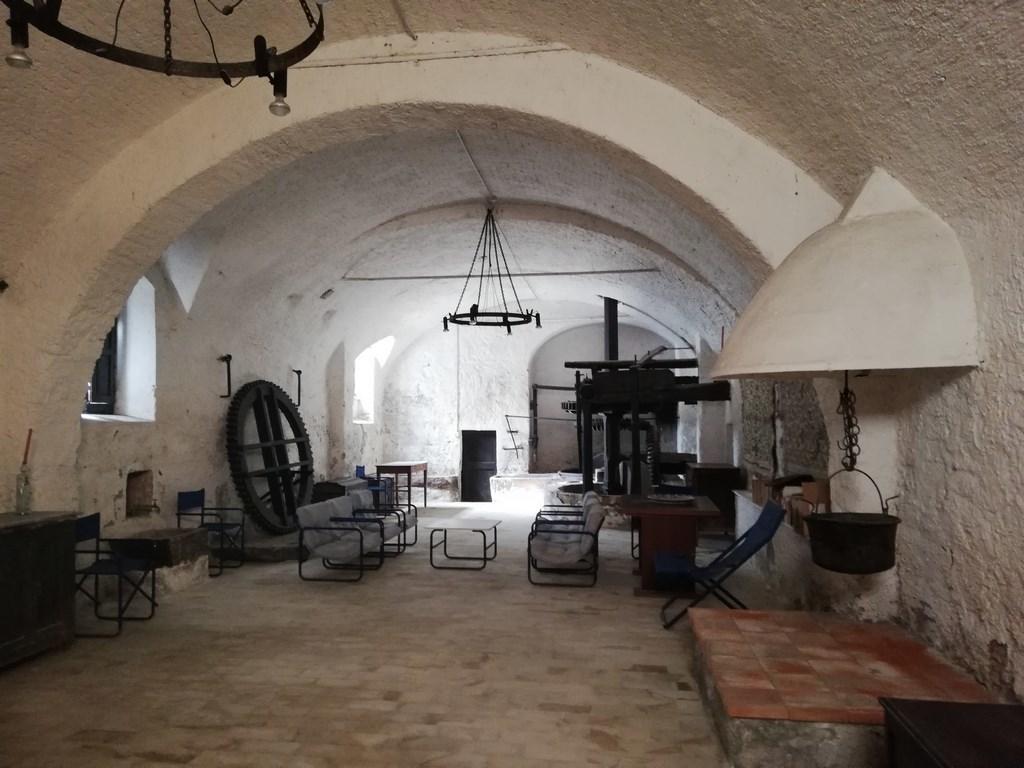 casa indipendente in vendita a Castelnuovo Magra in zona Molicciara