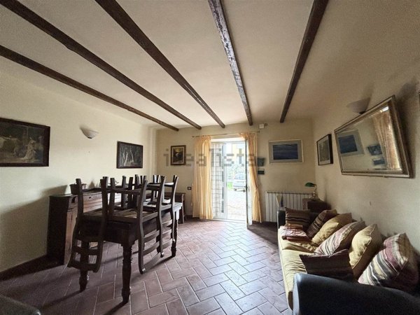casa indipendente in vendita a Castelnuovo Magra