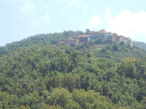 casa indipendente in vendita a Castelnuovo Magra