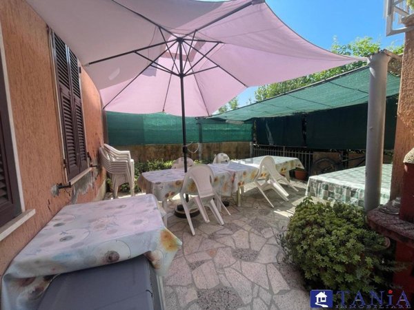 casa indipendente in vendita a Castelnuovo Magra in zona Molicciara