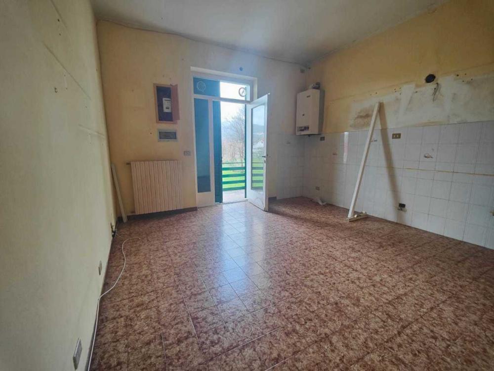 casa indipendente in vendita a Castelnuovo Magra