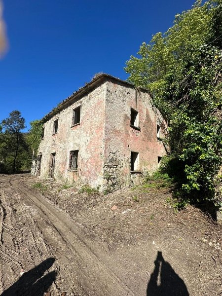 casa indipendente in vendita a Castelnuovo Magra
