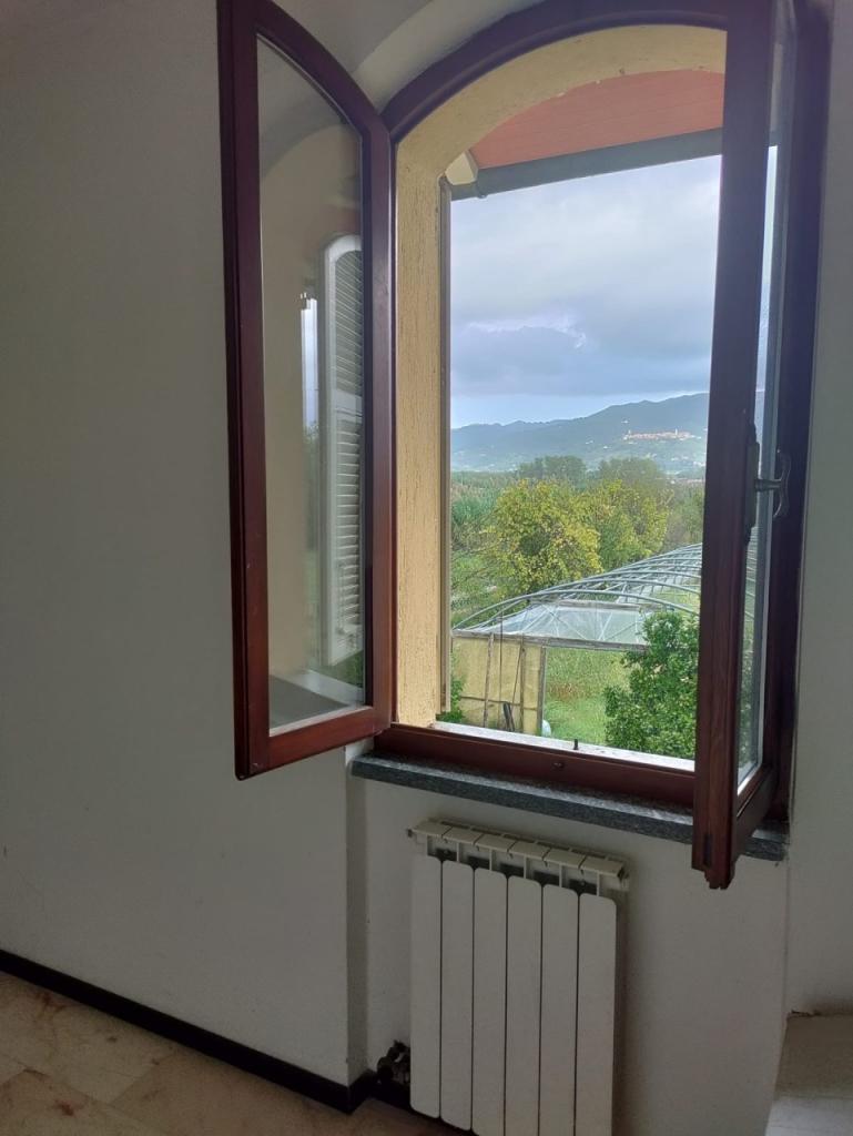 pentavano in vendita a Castelnuovo Magra