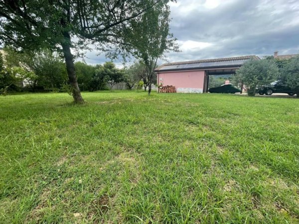 casa indipendente in vendita a Castelnuovo Magra in zona Molicciara