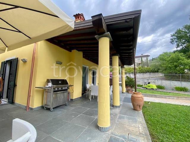 casa indipendente in vendita a Castelnuovo Magra