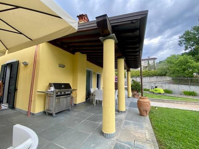 casa indipendente in vendita a Castelnuovo Magra