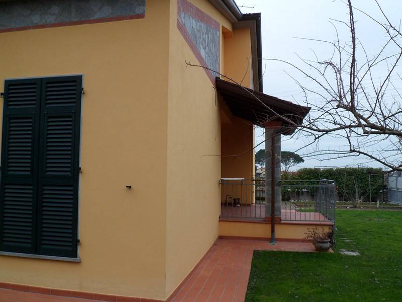 casa indipendente in vendita a Castelnuovo Magra in zona Colombiera