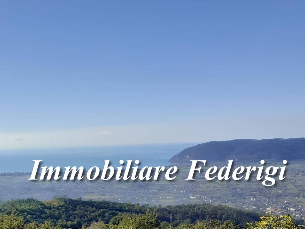 casa indipendente in vendita a Castelnuovo Magra