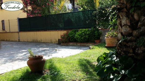 casa indipendente in vendita a Castelnuovo Magra in zona Molicciara