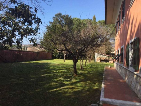 casa indipendente in vendita a Castelnuovo Magra