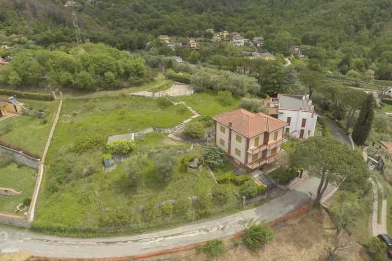 casa indipendente in vendita a Castelnuovo Magra
