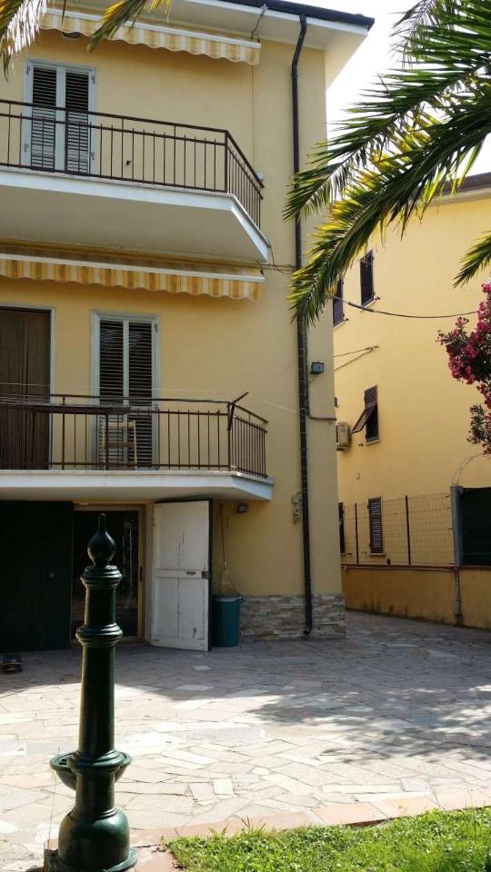 casa indipendente in vendita a Castelnuovo Magra in zona Vallecchia