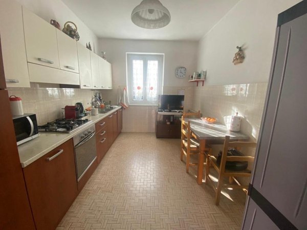 casa indipendente in vendita a Castelnuovo Magra