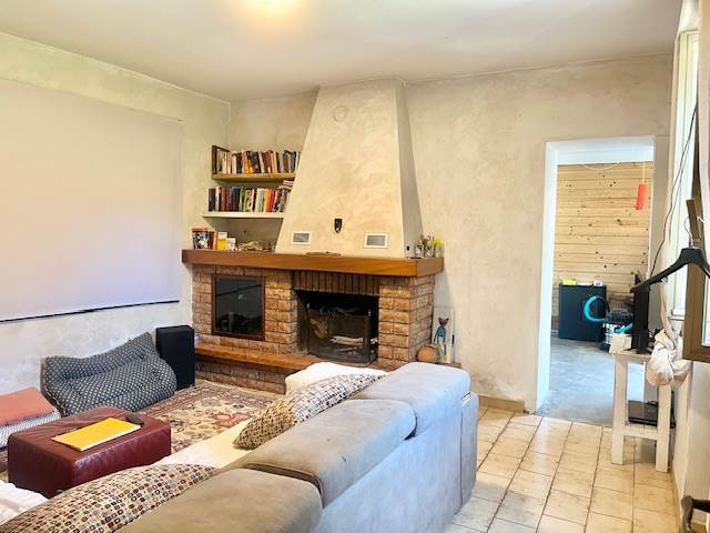 casa indipendente in vendita a Castelnuovo Magra in zona Molicciara