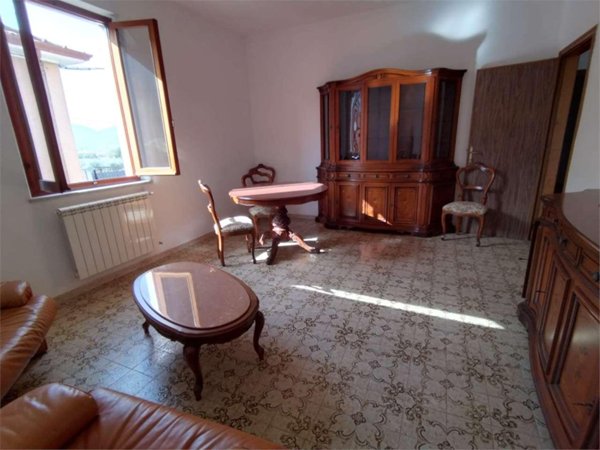 casa indipendente in vendita a Castelnuovo Magra in zona Molicciara